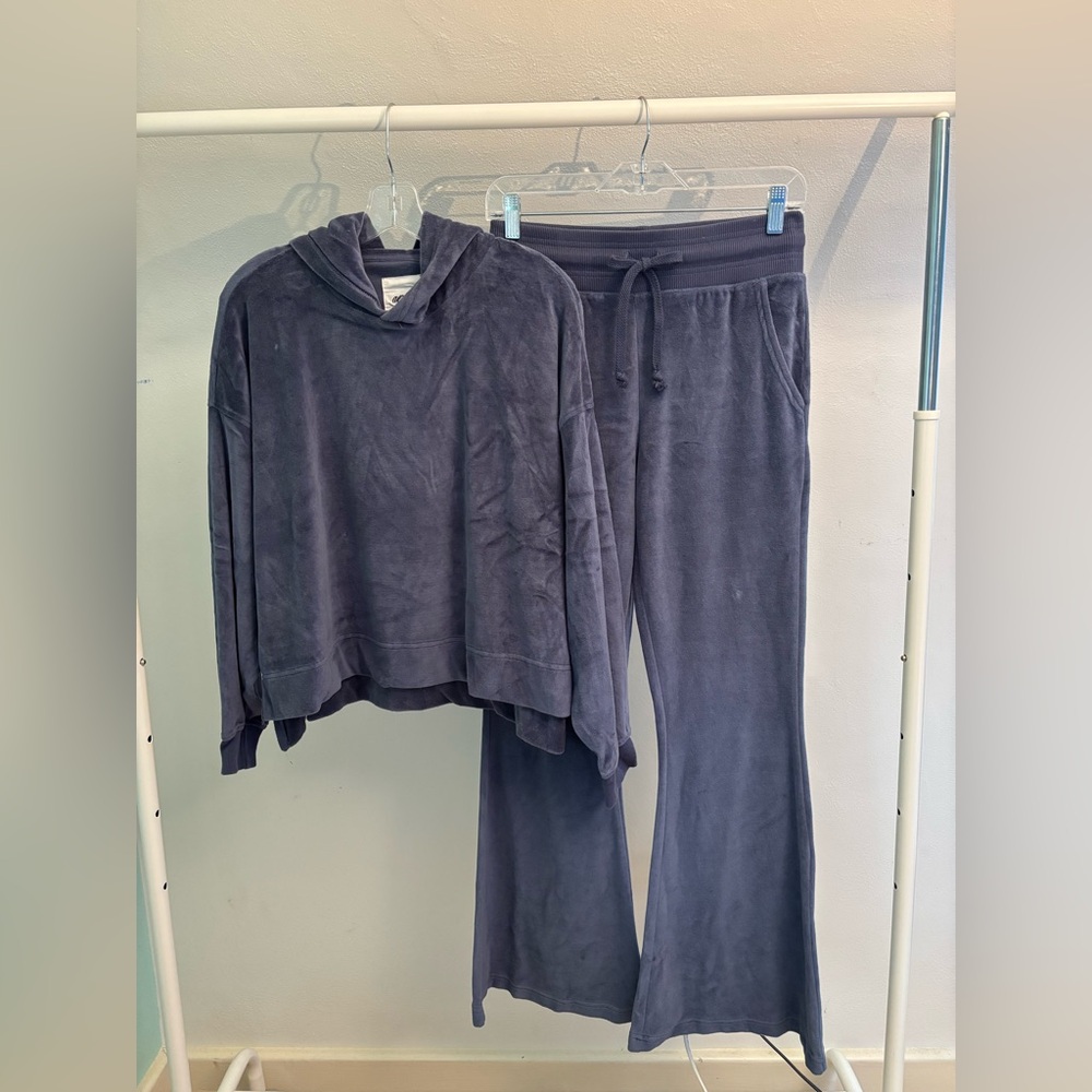 Aerie Velour Sweat Set - Picture 4 of 6